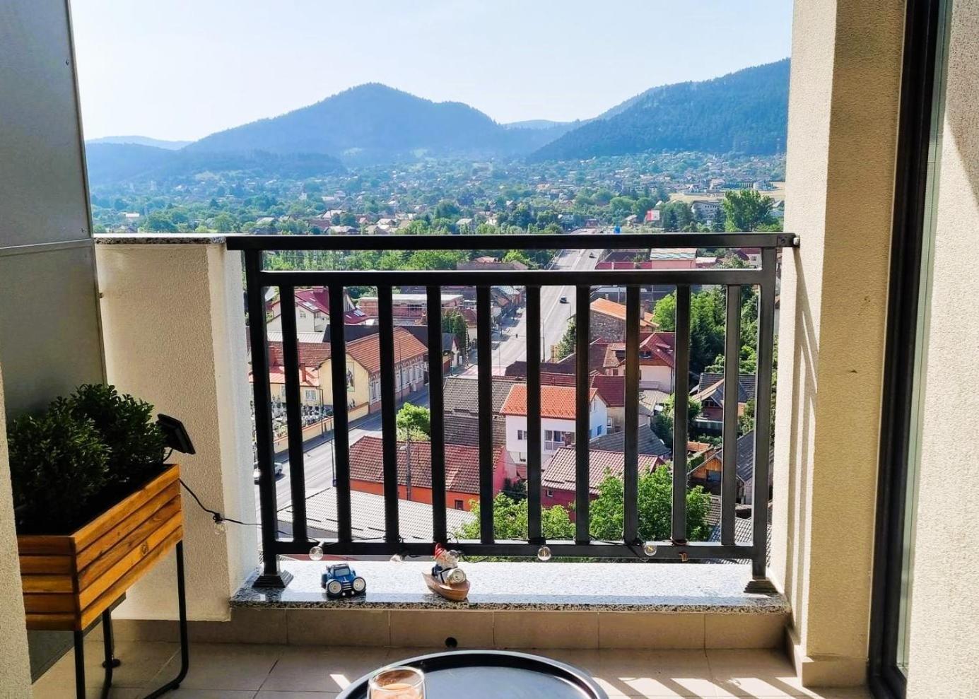 Mountain View Retreat Apartment - Brasov Exterior photo